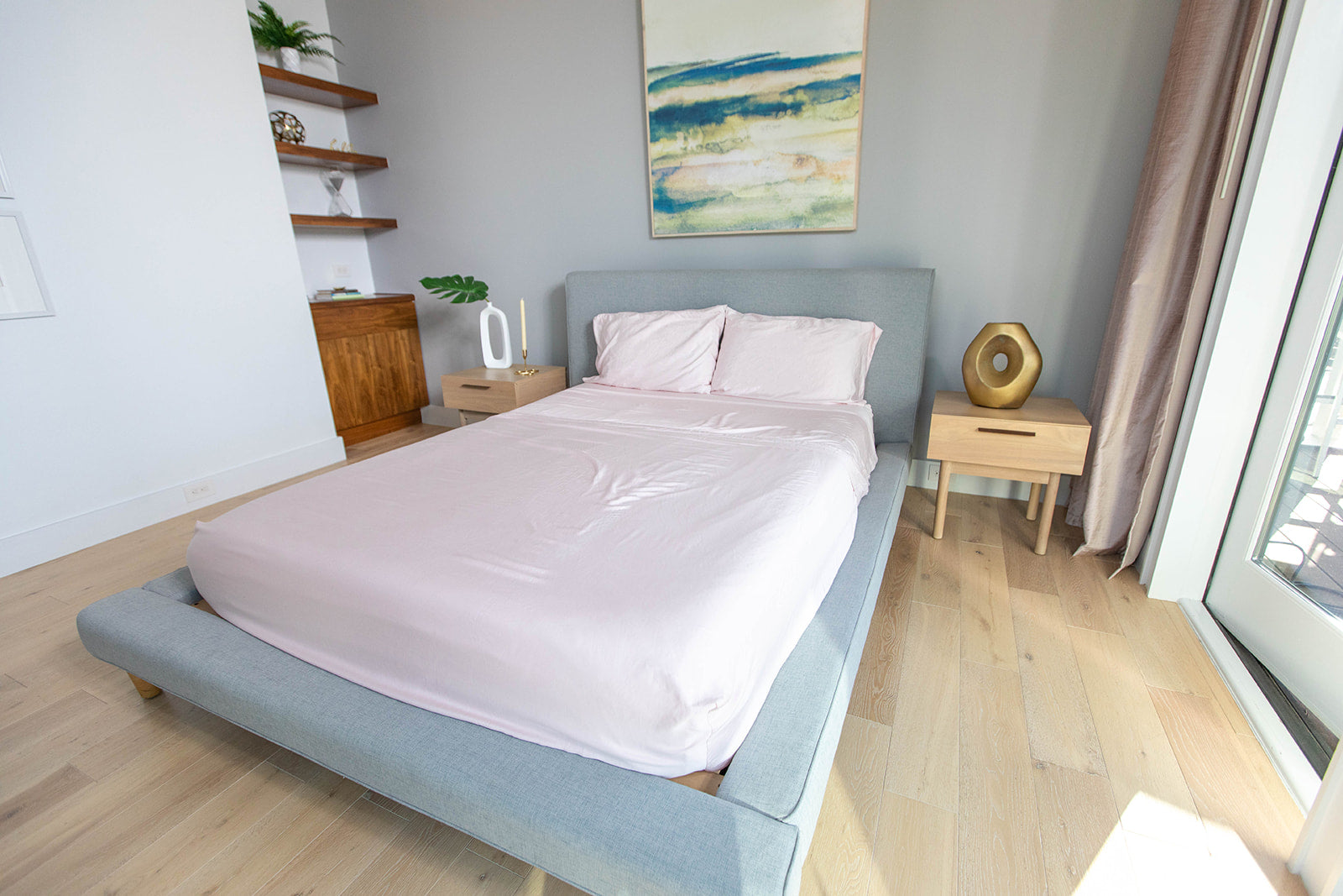 product photo of The One Sheet in pink